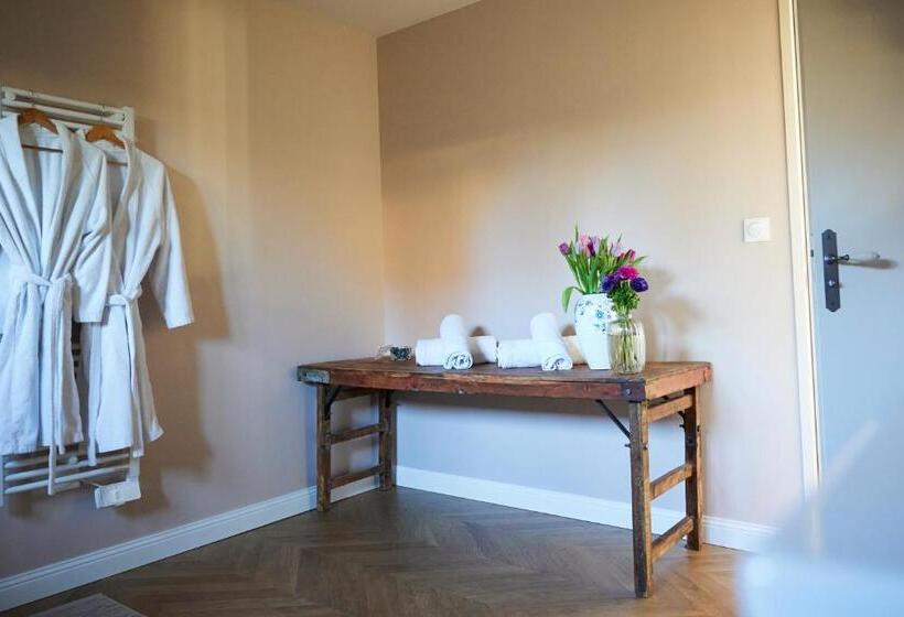 침실 2개 아파트, Le Sommelier