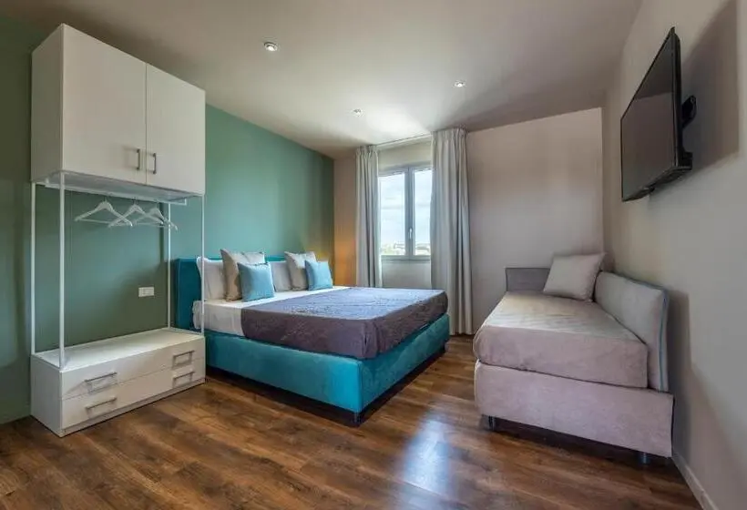 Deluxe Neljän Hengen Huone, Baitan