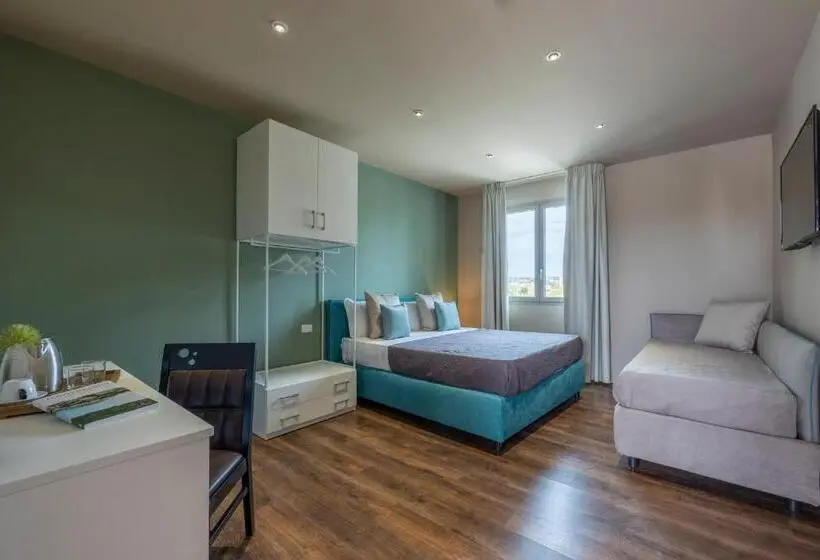 Deluxe Neljän Hengen Huone, Baitan