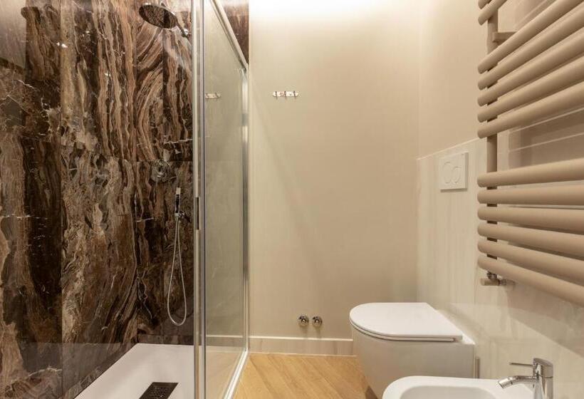 חדר משפחתי, Porta Castello Suites