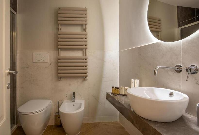 חדר סטנדרט לשלושה, Porta Castello Suites