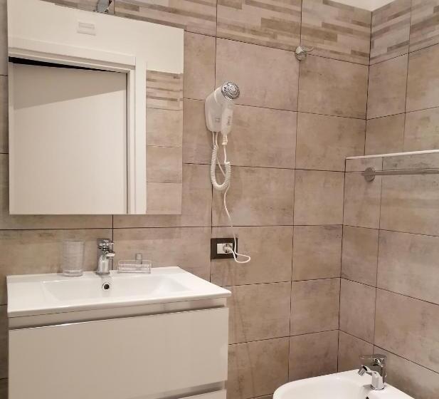 اتاق لوکس با تخت بزرگ, Inn Rhome S Pietro Suites