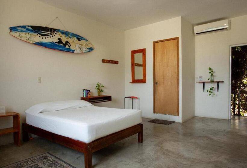 수피리어 룸, La Escondida H