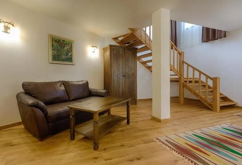 Deluxe-sviitti, Arbanashki Han Hotelcomplex
