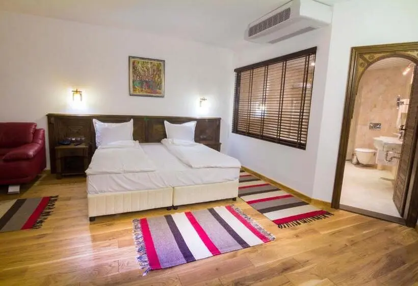 Deluxe-sviitti, Arbanashki Han Hotelcomplex