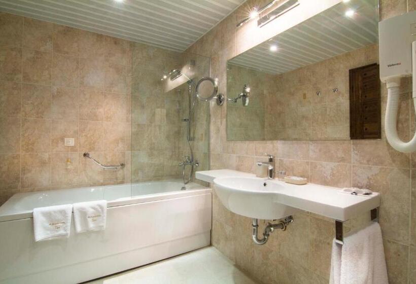 주니어 스위트, Arbanashki Han Hotelcomplex