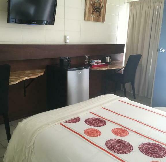 디럭스 룸, Black Marlin Motel