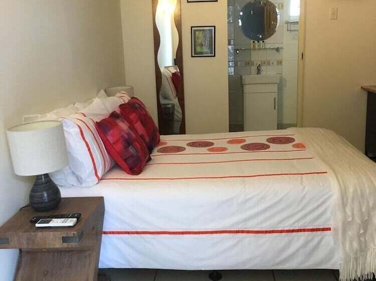 디럭스 룸, Black Marlin Motel