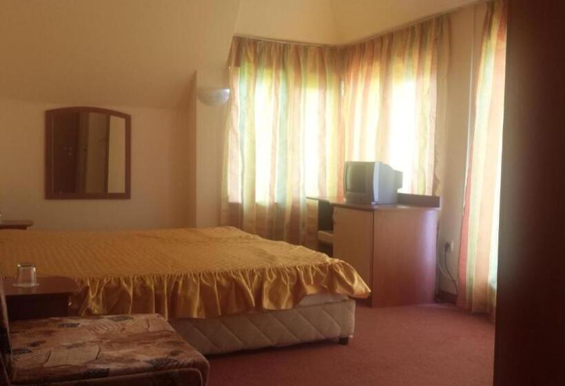 Quarto Estandar, Family Hotel Mimosa