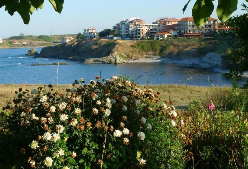 带阳台的三人标准间, Family Hotel Mimosa