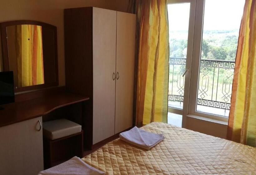 Семейный Номер, Family Hotel Mimosa