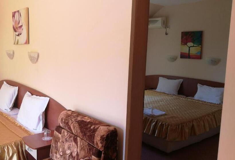 家庭间, Family Hotel Mimosa