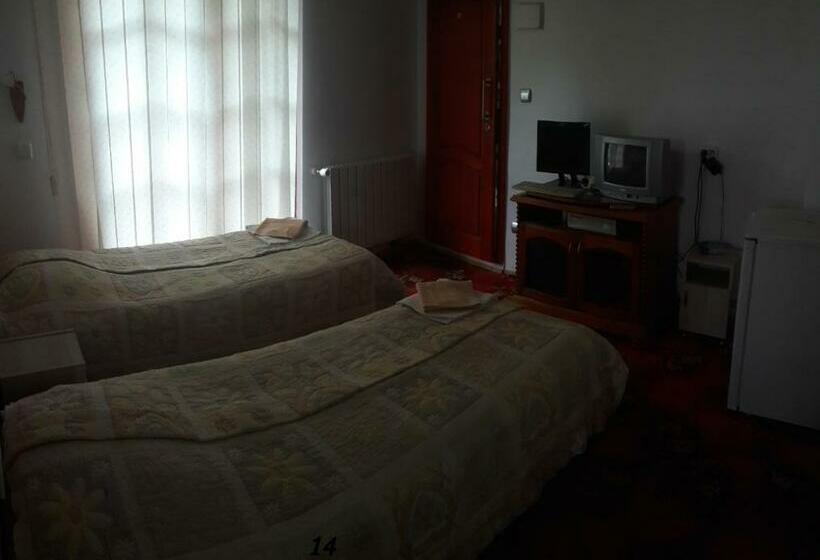 חדר סטנדרט לשלושה, Family Hotel Rai