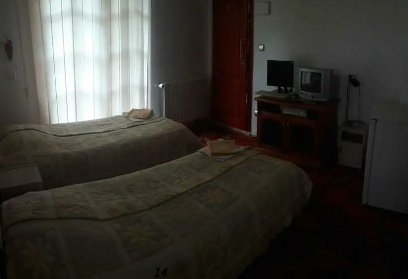 Standard Kolmen Hengen Huone, Family Hotel Rai
