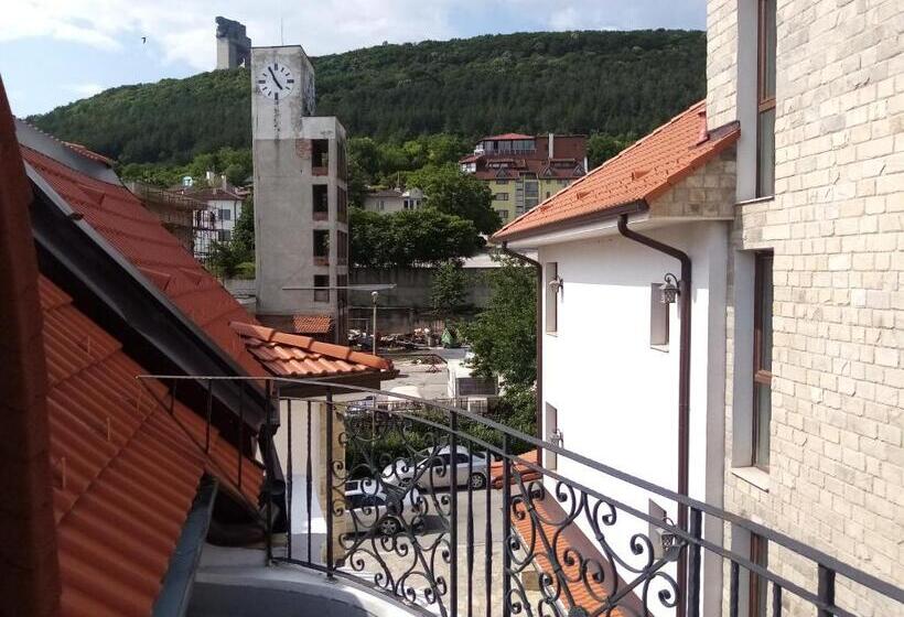 스위트, Family Hotel Rai
