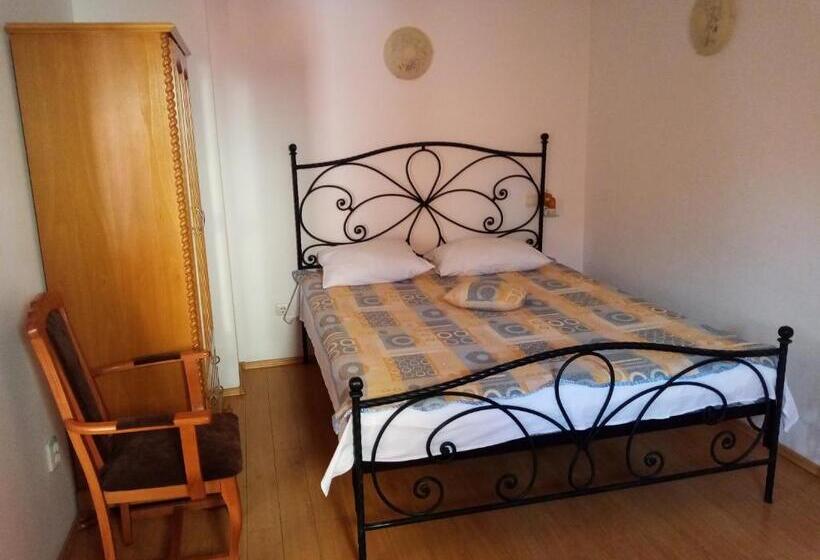 סוויטה, Family Hotel Rai