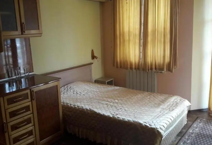 Standard Yhden Hengen Huone, Family Hotel Rai