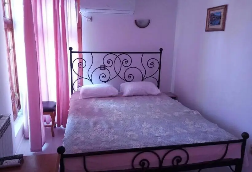 Standard Yhden Hengen Huone, Family Hotel Rai