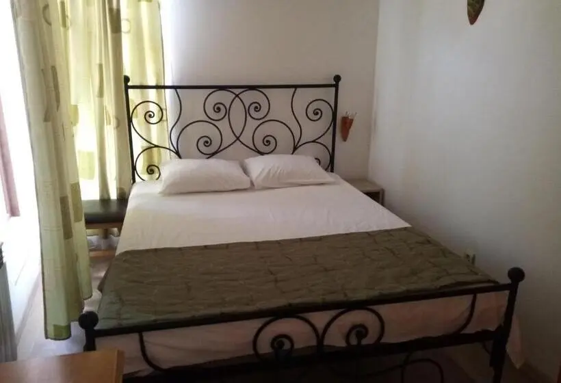 Standard Yhden Hengen Huone, Family Hotel Rai