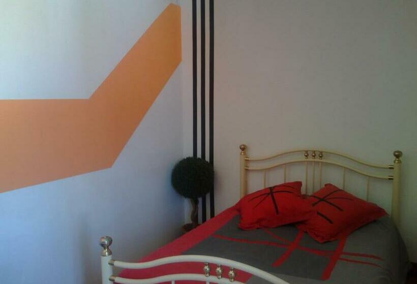 اتاق خانوادگی, Good Mood Hostel