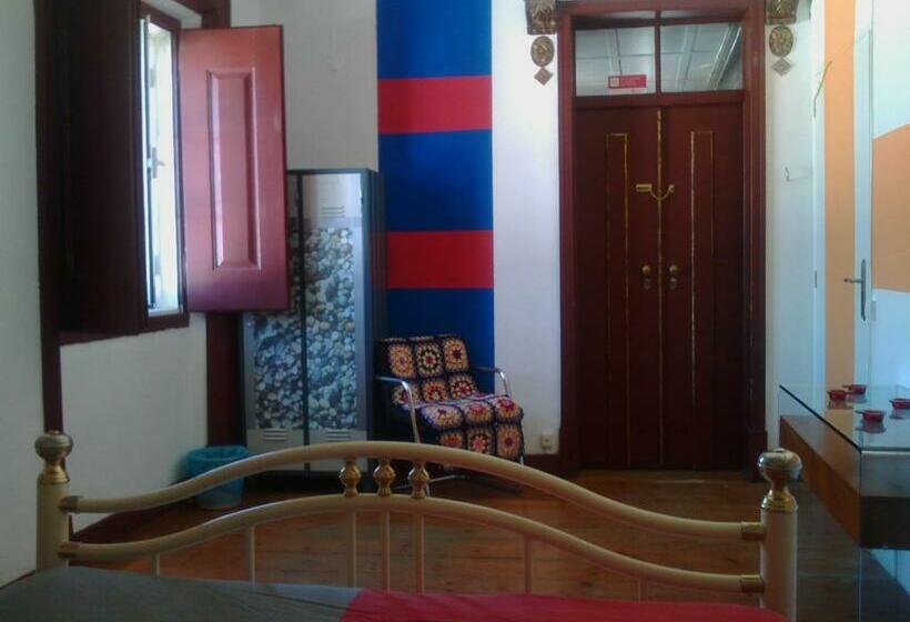 اتاق خانوادگی, Good Mood Hostel