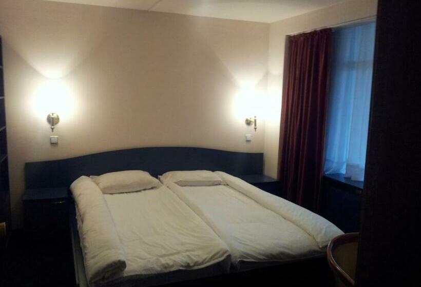 スイート, Hostel Elena