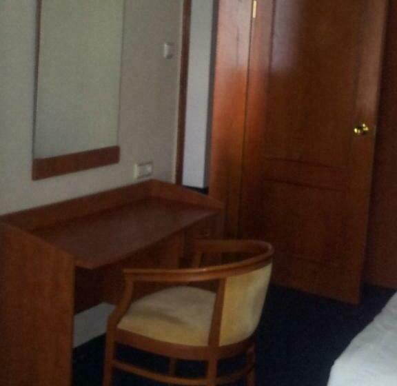 スイート, Hostel Elena