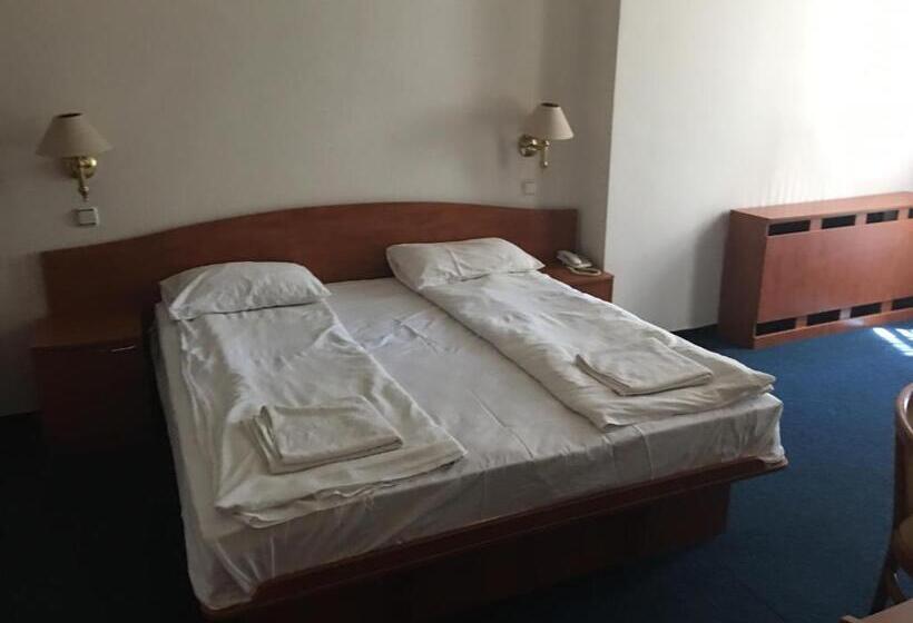 スイート, Hostel Elena