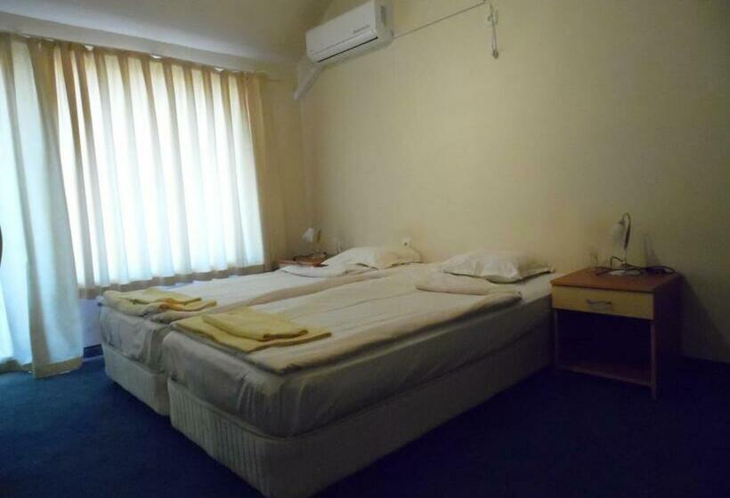 Quarto Estandar com Sacada, Amigos