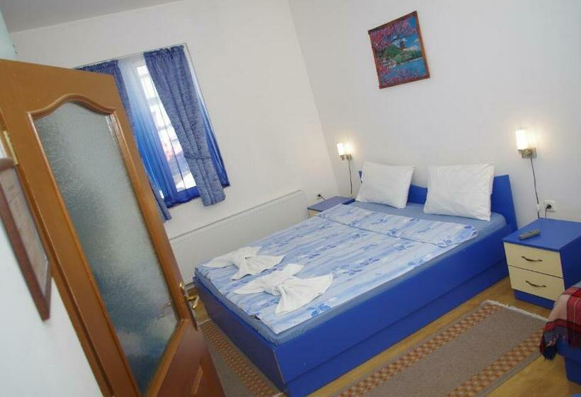 חדר סטנדרט לשלושה, Edi