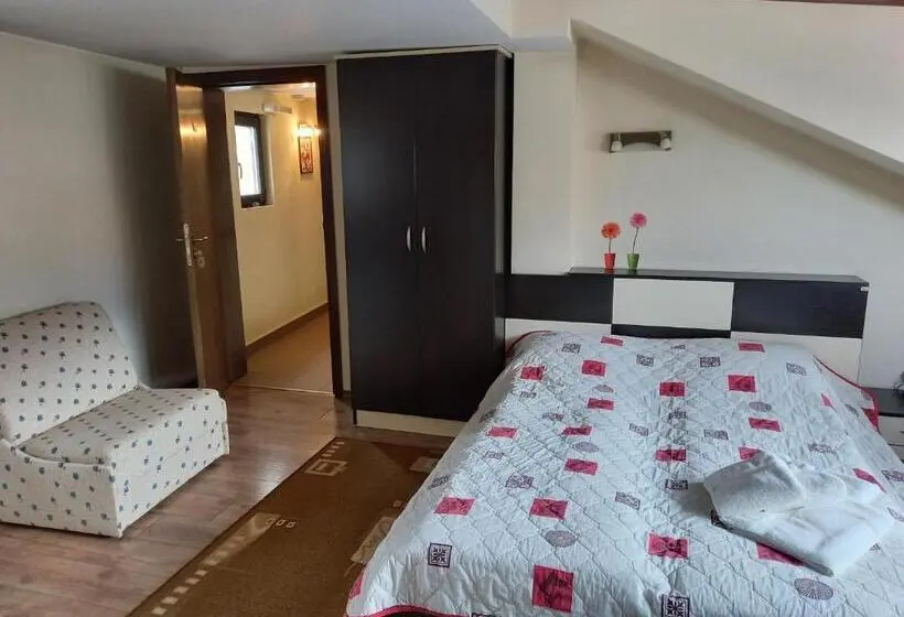 Juniorsviitti, Guest House Skabrin