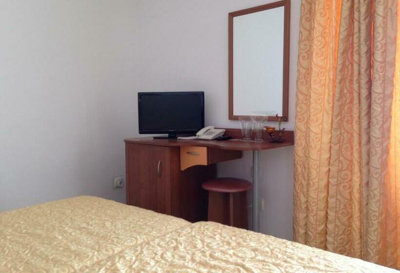 غرفة قياسية, Hit