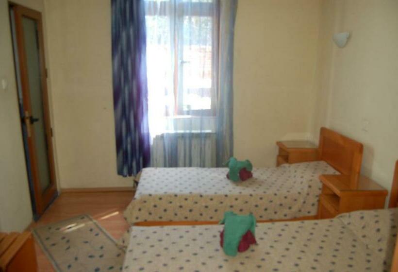 标准间, Kniaz Boris