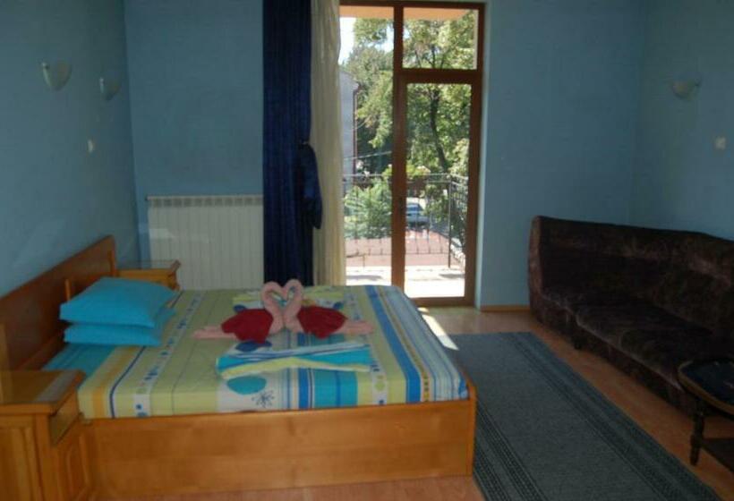 标准间, Kniaz Boris