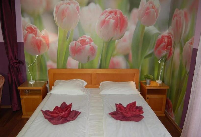 标准间, Kniaz Boris