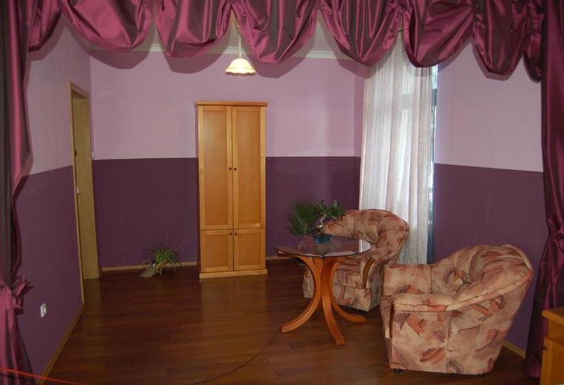 标准间, Kniaz Boris