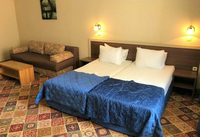 디럭스 룸, La Roka