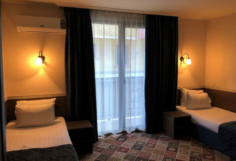 스탠다드 룸, La Roka