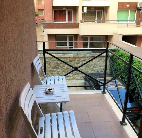 스탠다드 룸, La Roka