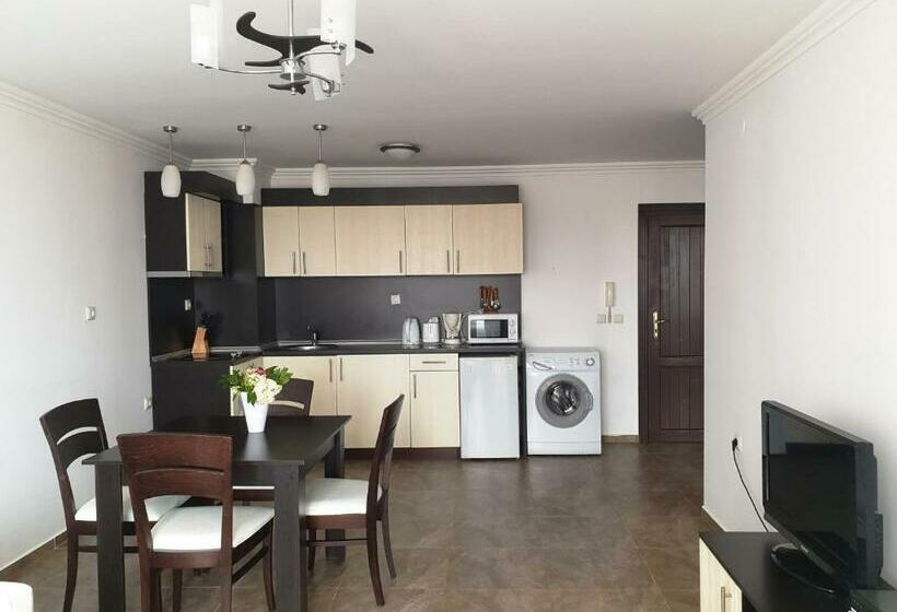 דירת חדר, Monastery Apart Complex