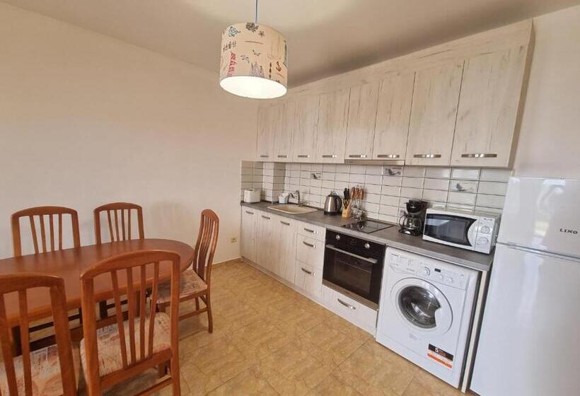 דירת חדר, Monastery Apart Complex