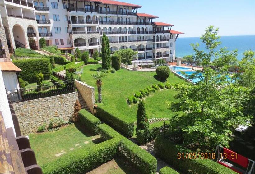 דירת שני חדרים, Monastery Apart Complex