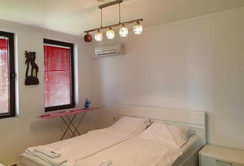 דירת שני חדרים, Monastery Apart Complex