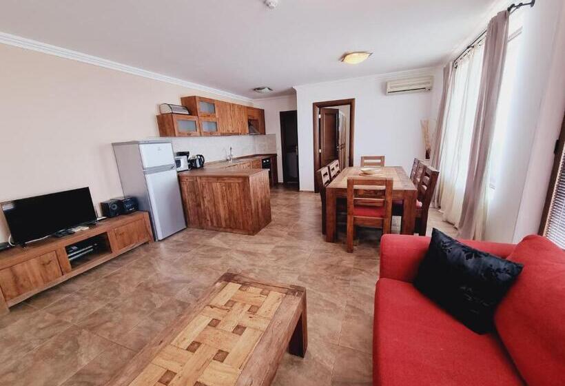 דירת שלושה חדרים, Monastery Apart Complex