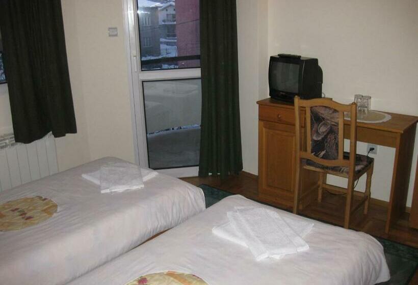 غرفة عائلية, Niko