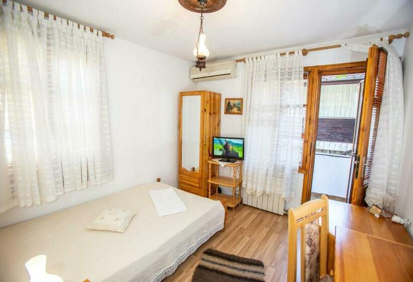 غرفة قياسية فردية, Oazis Family