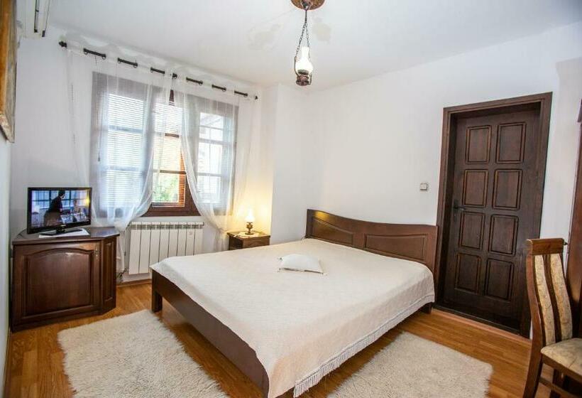 غرفة قياسية, Oazis Family