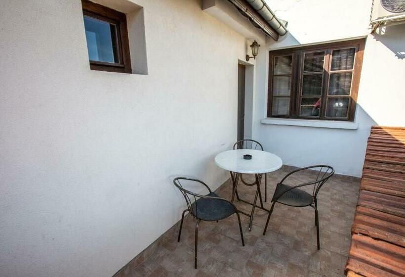 غرفة قياسية, Oazis Family