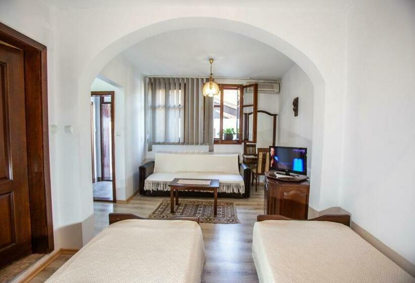 جناح, Oazis Family