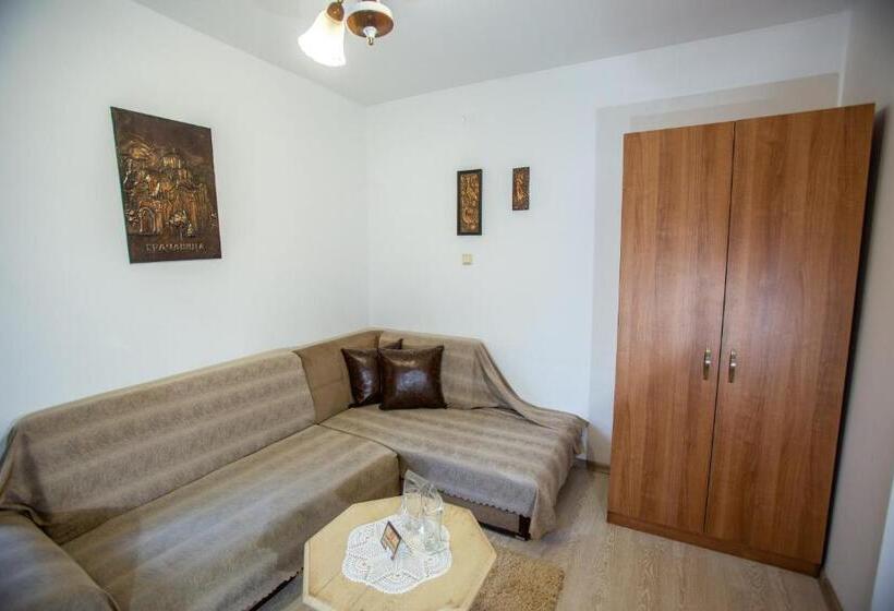 جناح, Oazis Family